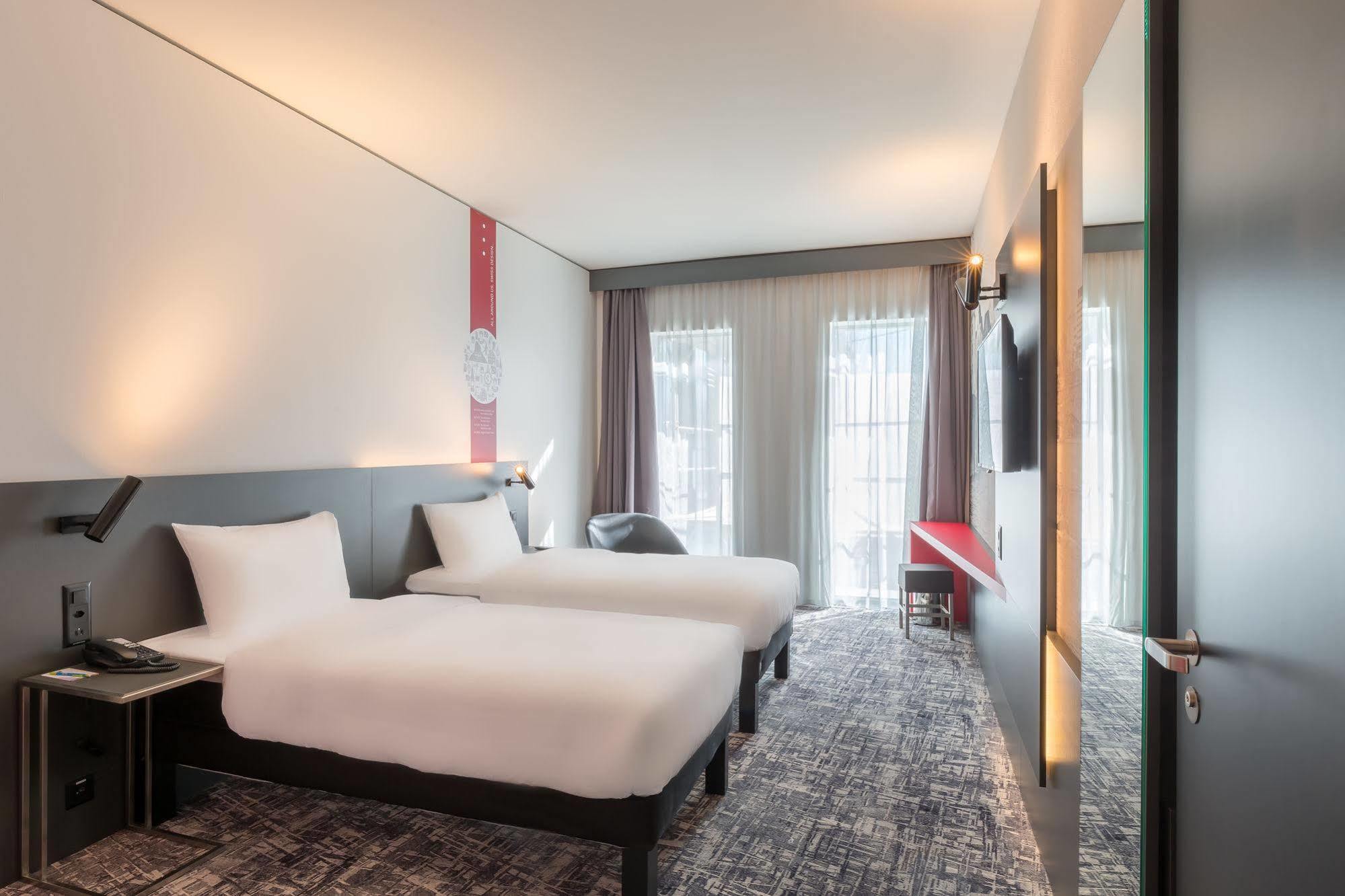 Ibis Styles Basel City Esterno foto